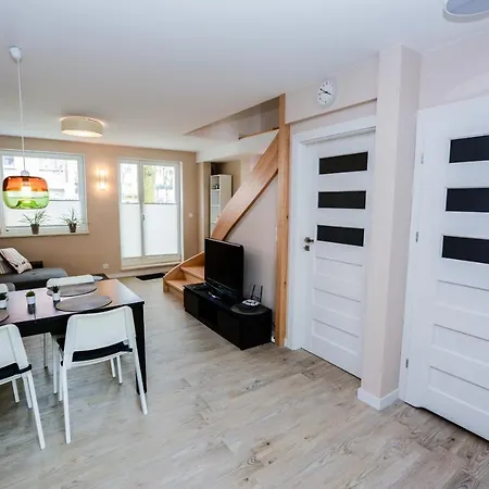Dwupoziomowy 3city W Gdyni Z Biurkiem I Balkonem By Renters Apartment Gdynia