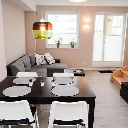 Dwupoziomowy 3city W Gdyni Z Biurkiem I Balkonem By Renters شقة غدينيا