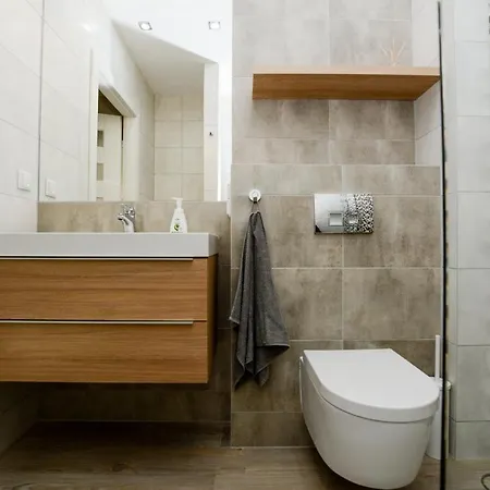Dwupoziomowy 3city W Gdyni Z Biurkiem I Balkonem By Renters شقة غدينيا